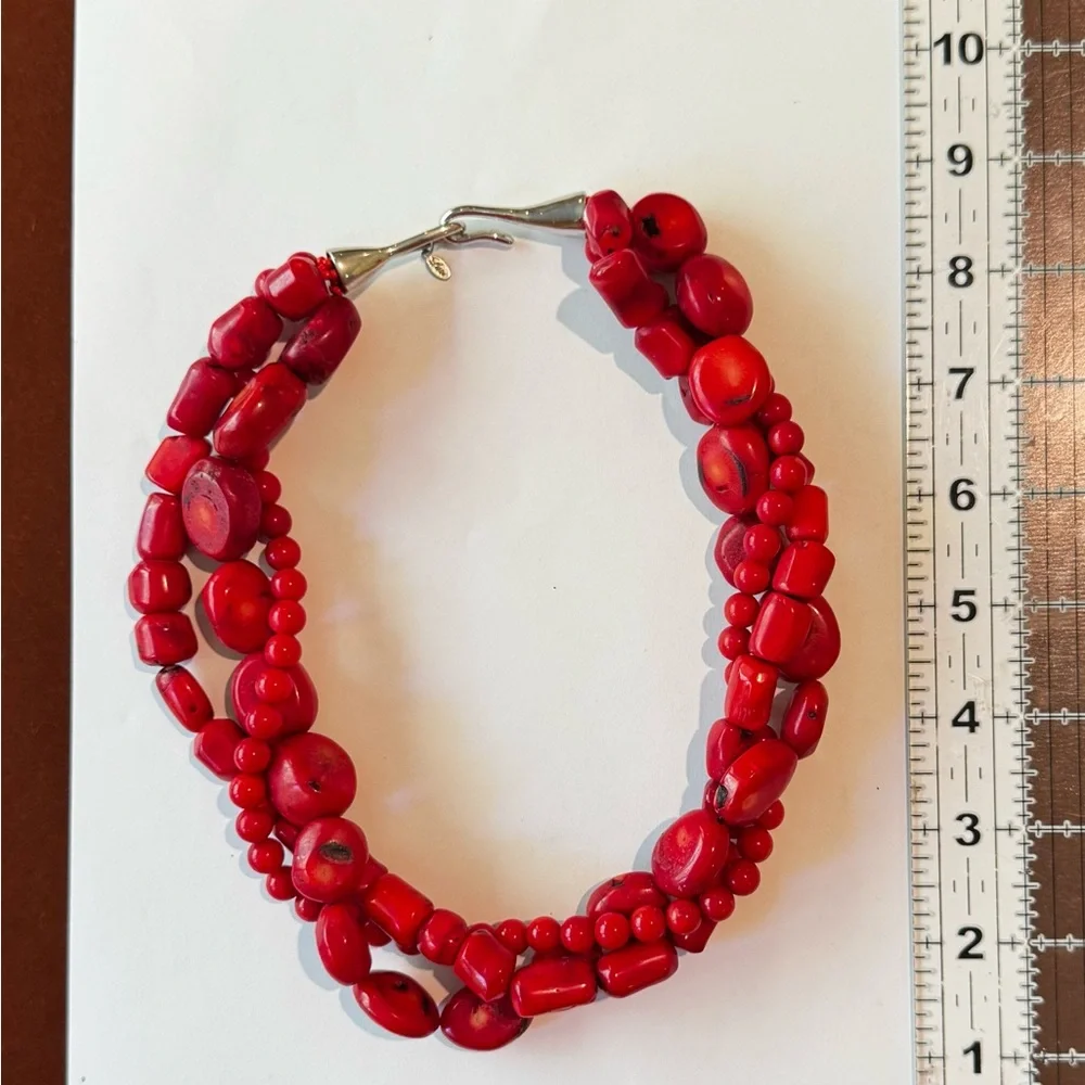 Elegant Red Beaded Necklace - Picture 1 of 2